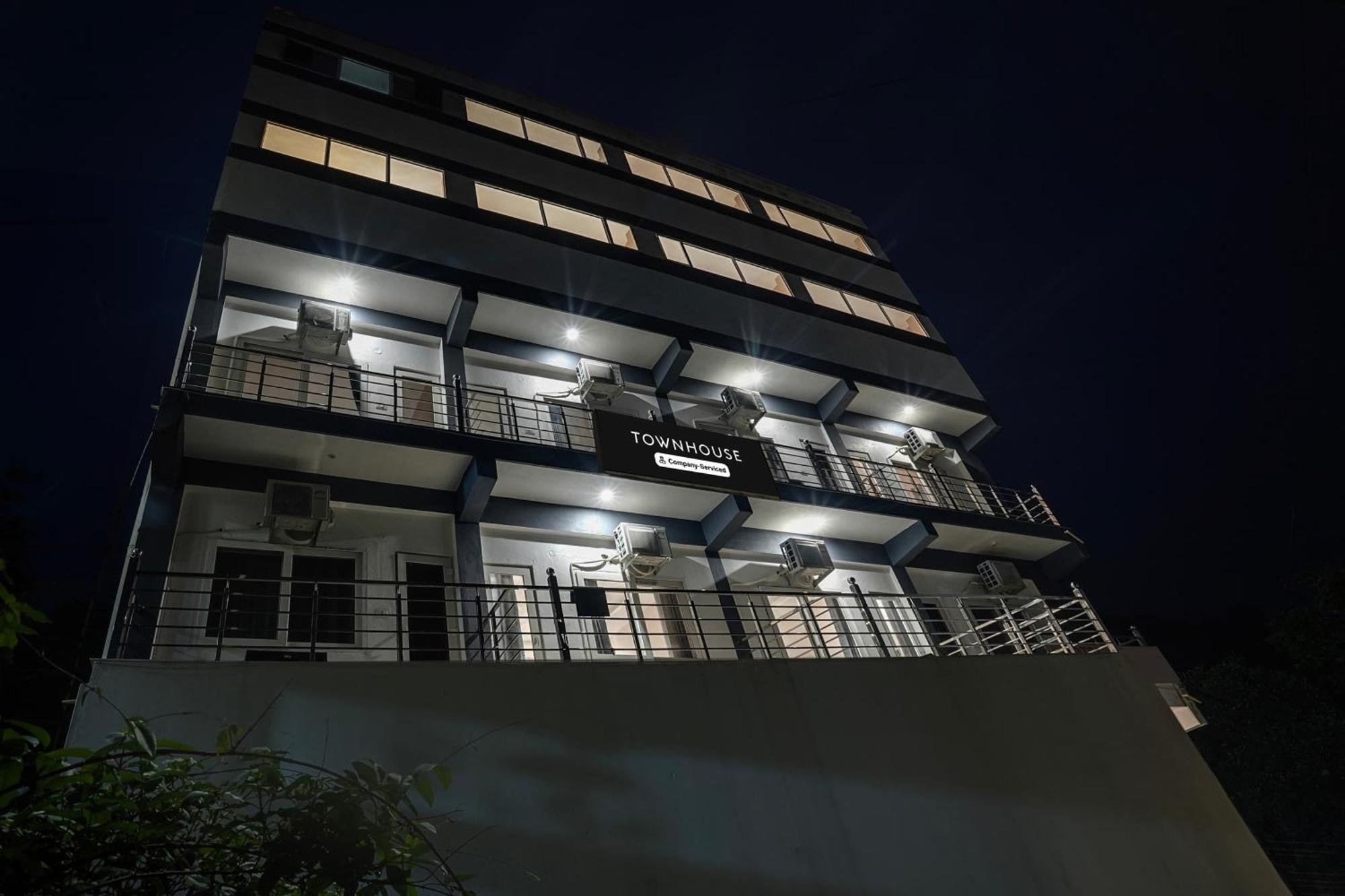 Super Townhouse Tapovan エクステリア 写真